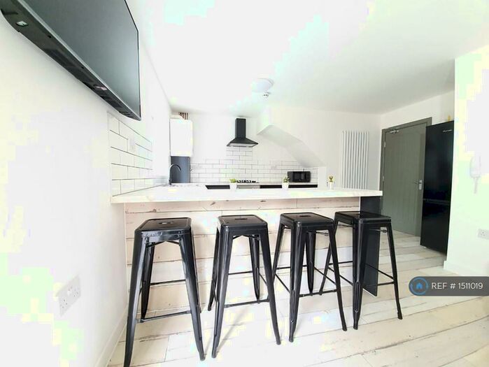 4 Bedroom Terraced House To Rent In Alderson Road, Liverpool, L15