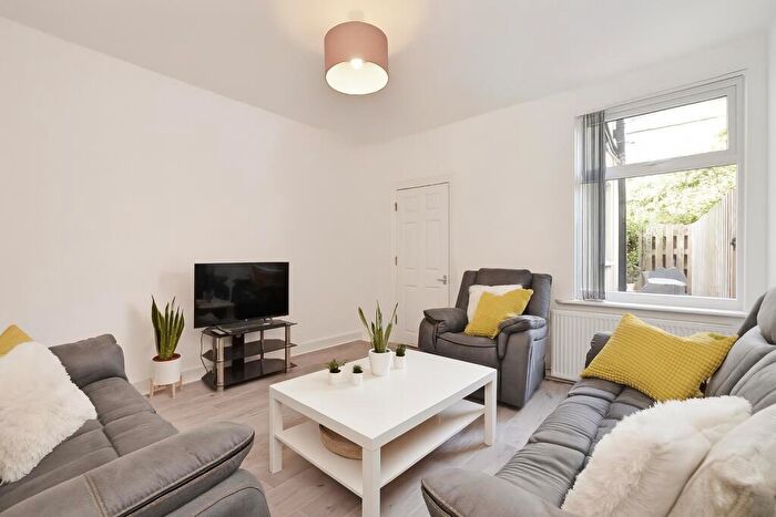 5 Bedroom House To Rent In Edmund Road, Sheffield, S2