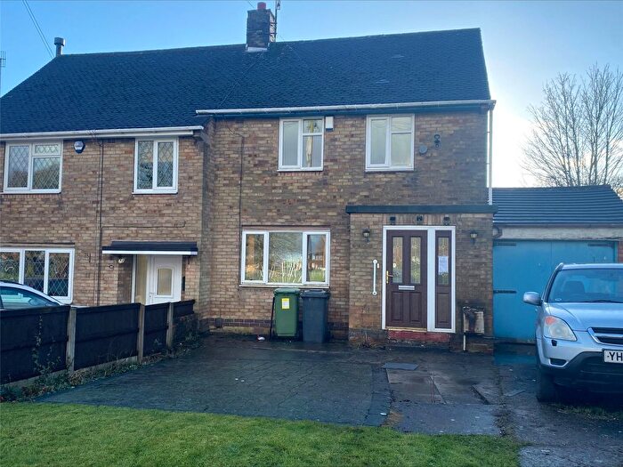 3 Bedroom Semi Detached House For Sale In Derwent Crescent, Chesterfield, Derbyshire, S41