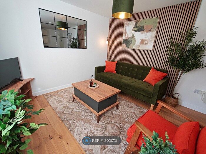 2 Bedroom Flat To Rent In Christrchurch Road, Bournemouth, BH1