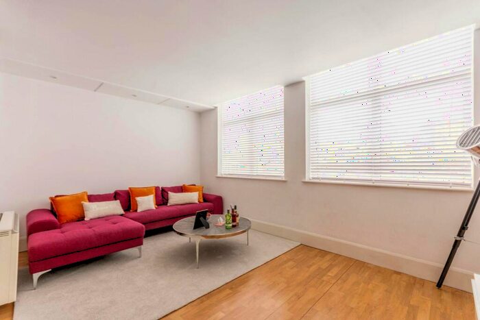 1 Bedroom Flat To Rent In Dingley Road, Islington, London, EC1V