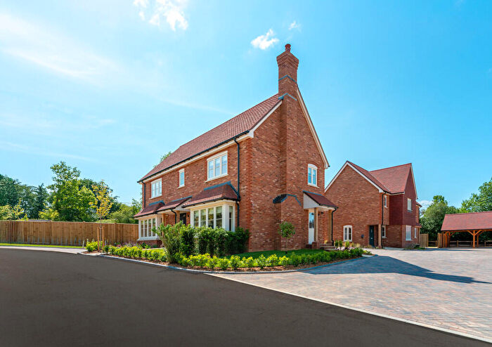 3 Bedroom Detached House For Sale In Barnfield Shaw, Kirdford Road, Wisborough Green, RH14