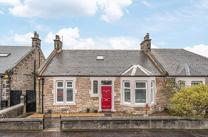 4 Bedroom Semi-Detached Villa For Sale In Viewforth Gardens, Kirkcaldy, KY1