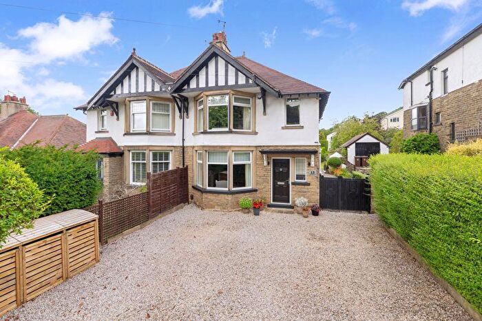 3 Bedroom Semi-Detached House For Sale In Langley Avenue, Preistthorpe, BD16