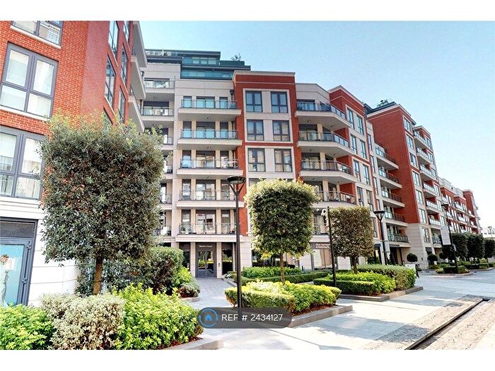 3 Bedroom Flat To Rent In Avro House, London, NW9