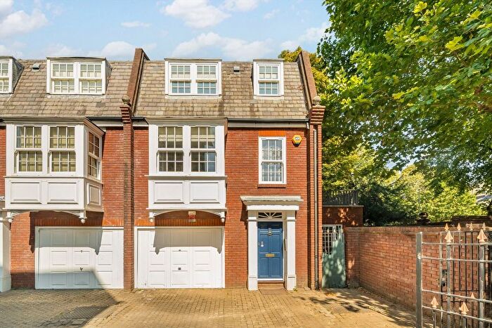 5 Bedroom End Of Terrace House For Sale In Goldcrest Mews, Ealing, W5