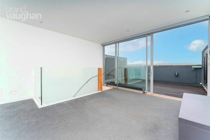 3 Bedroom Detached House To Rent In Stoneham Road, Hove, East Sussex, BN3