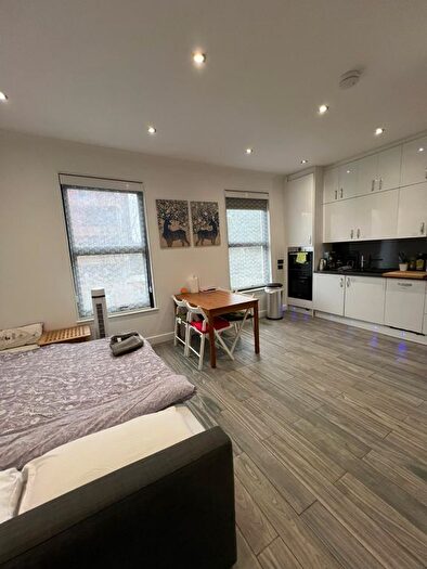 1 Bedroom Flat To Rent In Brownswood Road, London, N4