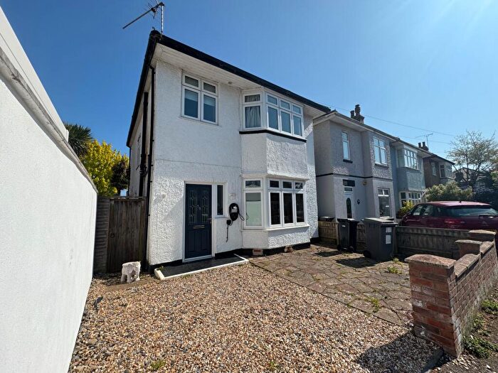 3 Bedroom Detached House To Rent In Arnewood Road, Bournemouth, BH6