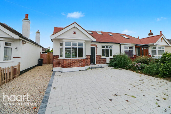 3 Bedroom Semi-Detached Bungalow For Sale In Thornford Gardens, Southend-On-Sea, SS2