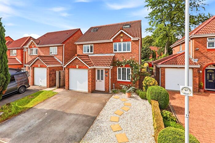 4 Bedroom Detached House For Sale In Woodlea Drive, Meanwood, Leeds, West Yorkshire., LS6