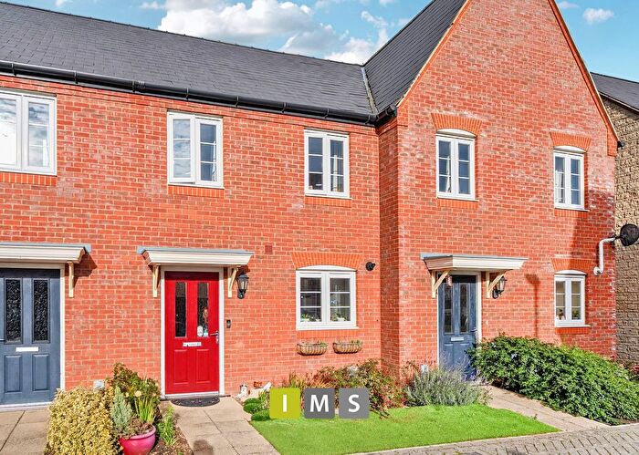 2 Bedroom Terraced House For Sale In Wetherby Road, Bicester, OX26