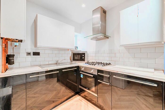 1 Bedroom Flat To Rent In Hounslow, London, TW5