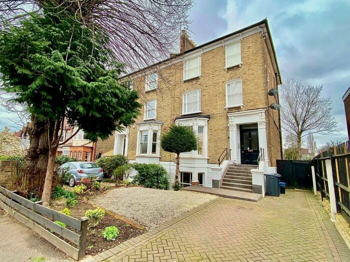 1 Bedroom Flat To Rent In Grosvenor Road, Wanstead, London, E11