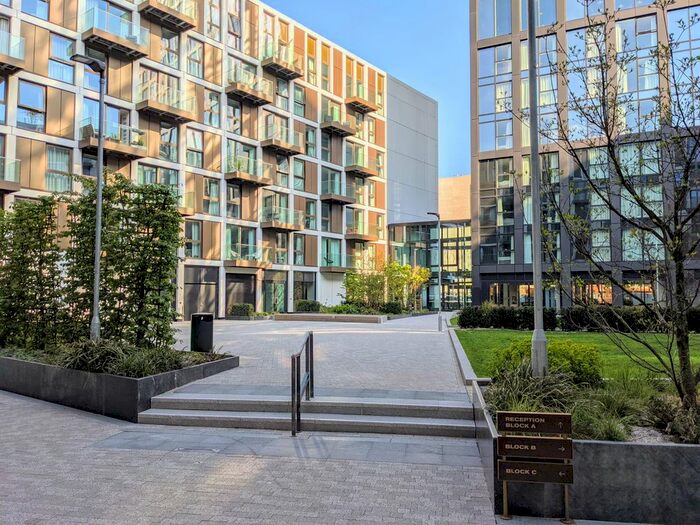 2 Bedroom Flat To Rent In Angel Gardens, Manchester, M4