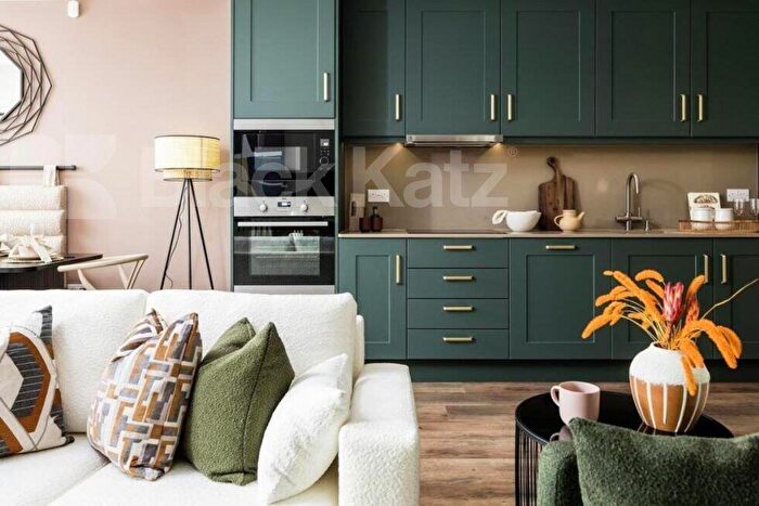 2 Bedroom Flat To Rent In Caxton Road, Wood Green, N22