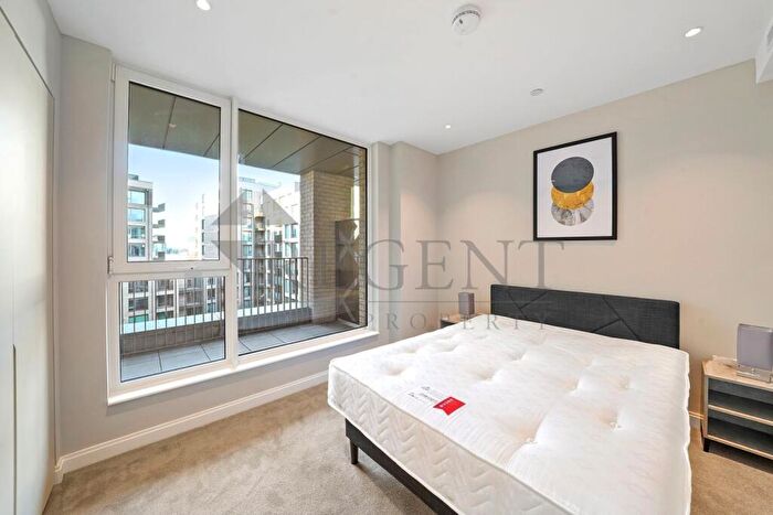 2 Bedroom Apartment To Rent In Oval Village, Gasholder Place, SE11