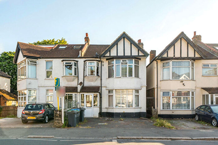 2 Bedroom Flat For Sale In Melfort Road, Thornton Heath, CR7