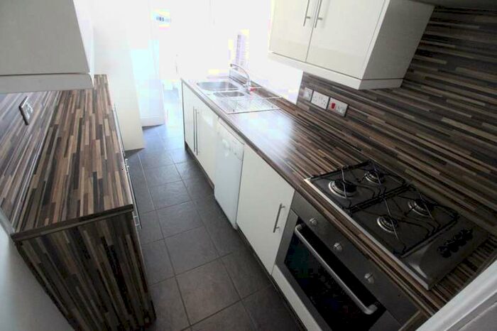2 Bedroom Property To Rent In Clanway Street, Tunstall, Stoke-on-trent, ST6