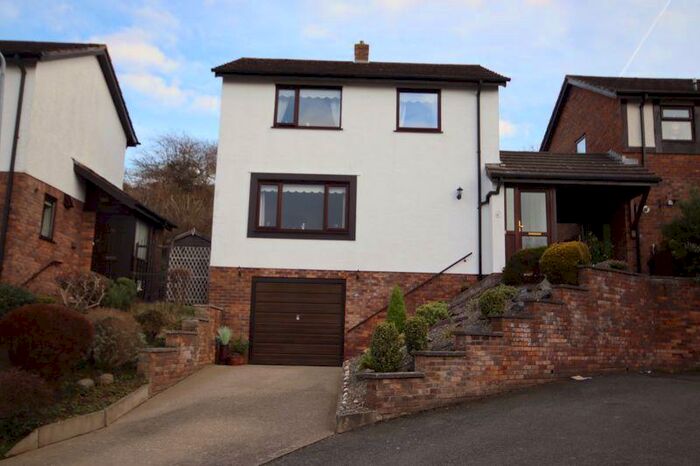 3 Bedroom Detached House For Sale In Drws Y Nant, Glan Conwy, LL28