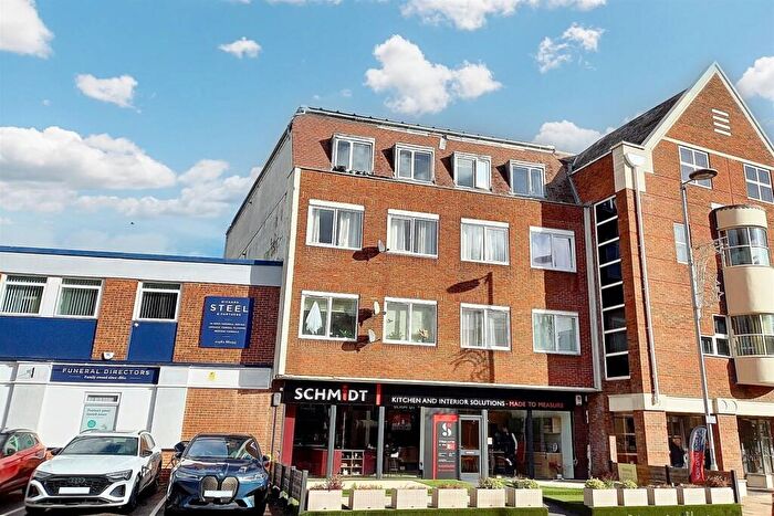 2 Bedroom Flat For Sale In Winchester, SO23