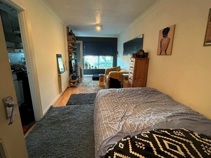 Studio To Rent In Cornwall Court, Wilbury Avenue, Hove, BN3