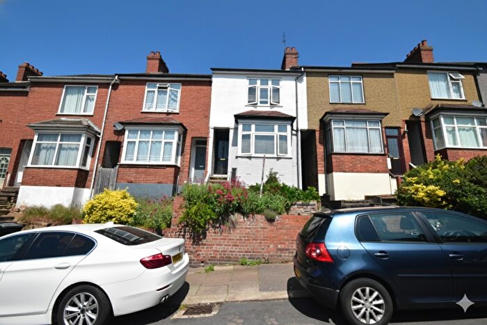 3 Bedroom Terraced House For Sale In Kingston Road, Luton, Bedfordshire, LU2