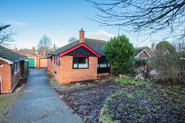 2 Bedroom Semi Detached Bungalow For Sale In Marshalls Road, Raunds, NN9