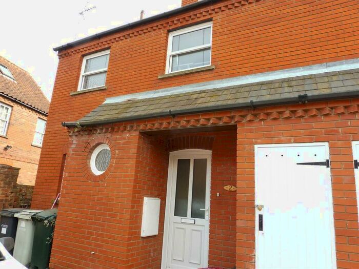 2 Bedroom Semi-Detached House To Rent In The Gatherums, Queen Street Place, LN11