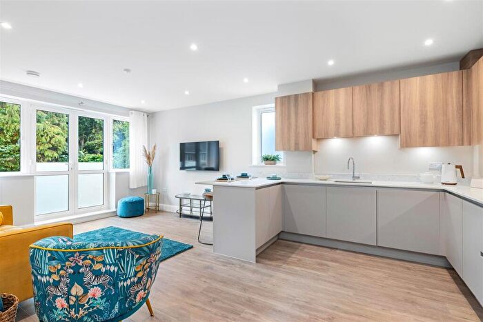 2 Bedroom Apartment For Sale In McLAREN Court, Fetcham, KT22