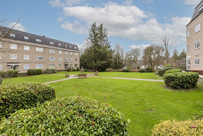 2 Bedroom Flat To Rent In Orchard Court, Stonegrove, Edgware, HA8