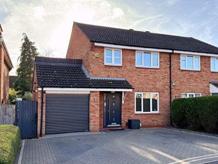 3 Bedroom Semi Detached House For Sale In Froggatts Ride, Walmley, B76