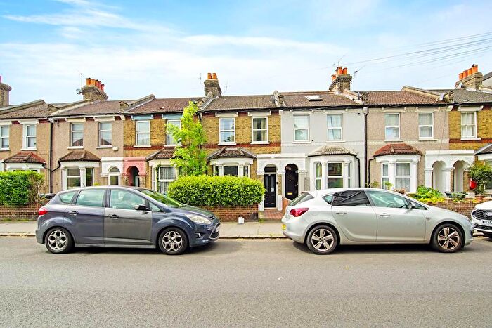 2 Bedroom Terraced House To Rent In Clifton Road, SE25