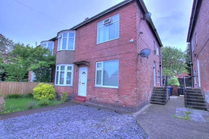 2 Bedroom Flat To Rent In Ovington Grove, Fenham, Newcastle Upon Tyne, NE5