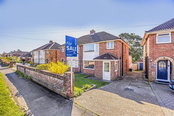 3 Bedroom Semi-Detached House For Sale In Portsview Avenue, Fareham, PO16