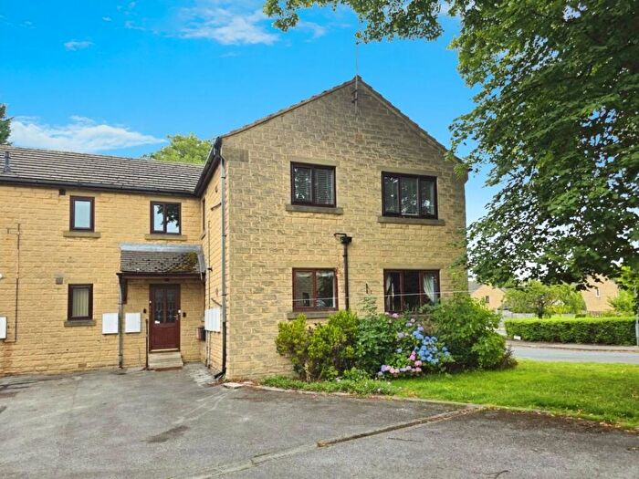 2 Bedroom Apartment For Sale In School Street, Cleckheaton, West Yorkshire, BD19