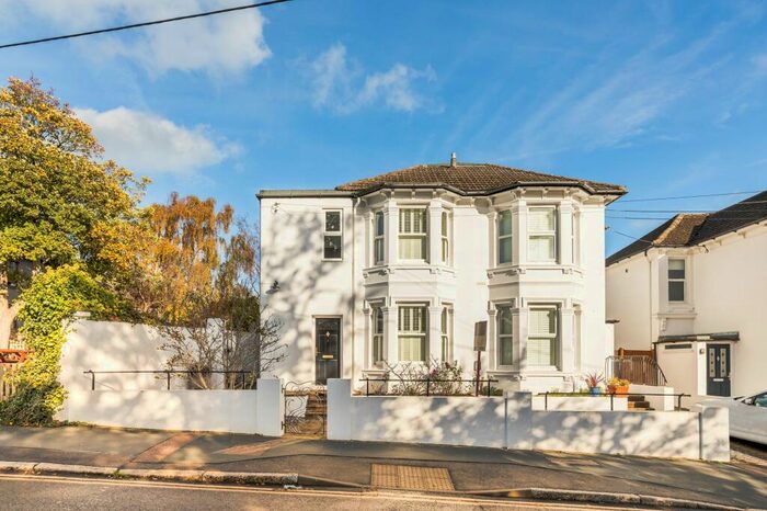 3 Bedroom Semi-Detached House To Rent In Station Approach East, Hassocks, BN6