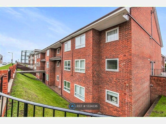 2 Bedroom Flat To Rent In Henley Court, Brighton, BN2