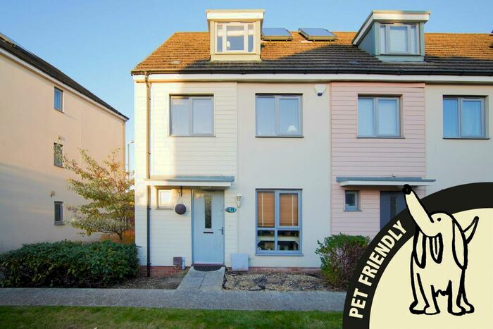 3 Bedroom End Of Terrace House To Rent In Lawn Close, Cheswick Village, Bristol, BS16