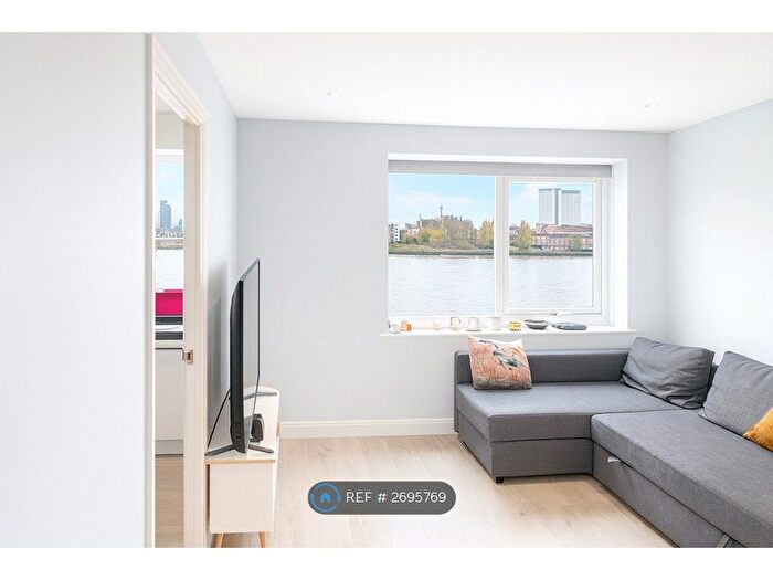 1 Bedroom Flat To Rent In Ferguson Close, London, E14