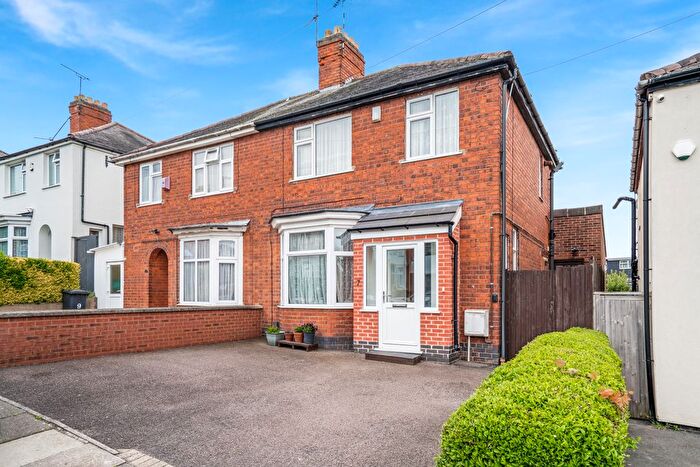 3 Bedroom Semi-Detached House For Sale In The Approach, Leicester, LE5