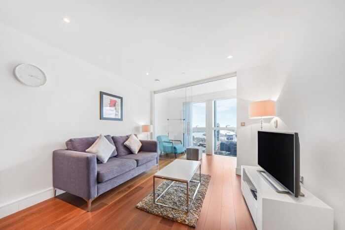1 Bedroom Flat For Sale In Lincoln Plaza, Canary Wharf, London, E14