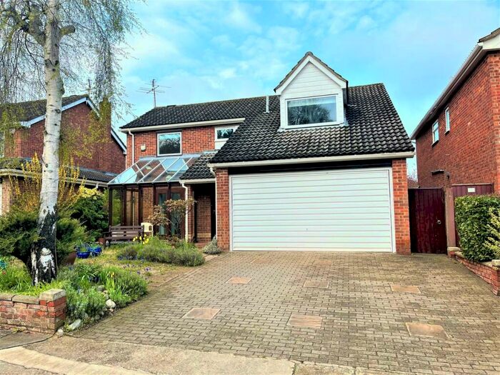 4 Bedroom Detached House For Sale In Henley Road, Ipswich, IP1