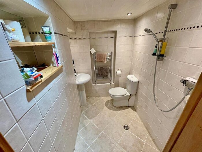 3 Bedroom Terraced House For Sale In Commercial Road, Plymouth, PL4