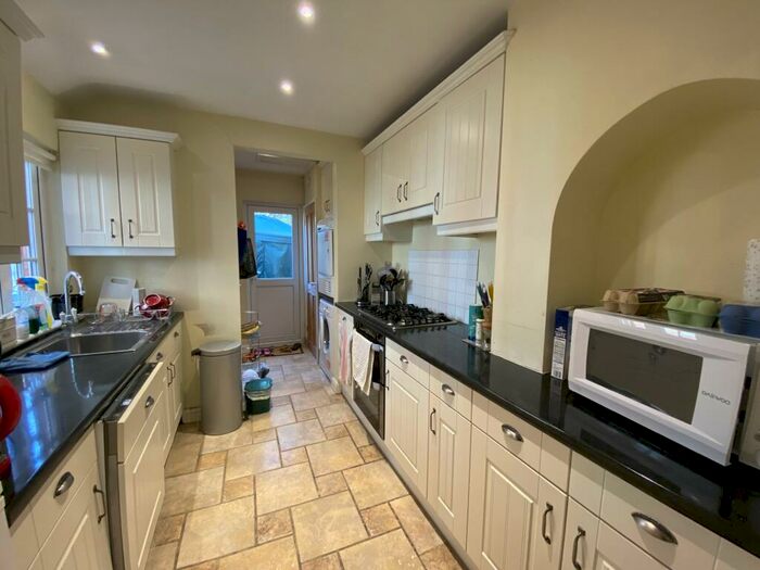 4 Bedroom Semi-Detached House To Rent In Junction Road, Oxford, Oxfordshire, OX4