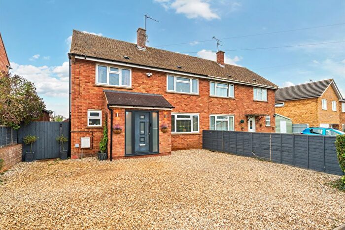 4 Bedroom Detached House For Sale In Walton Avenue, Twyford, OX17