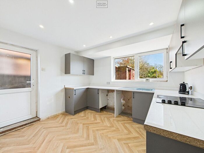 3 Bedroom Semi-Detached House For Sale In Bracken Avenue, Heath, S44