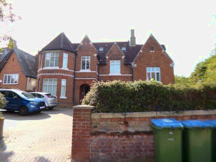 2 Bedroom Flat To Rent In Southend Crescent, Eltham, SE9