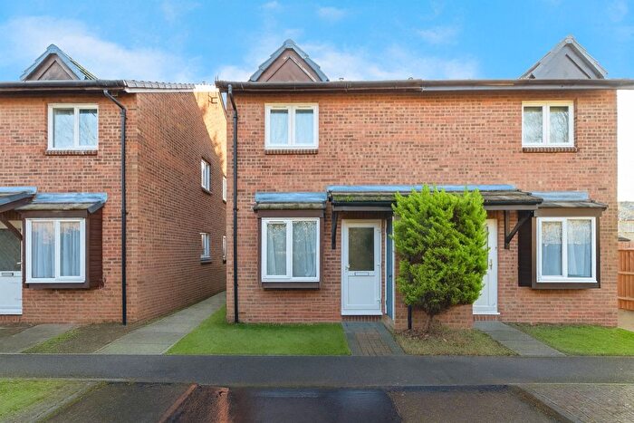 1 Bedroom Terraced House For Sale In Ploughmans End, Welwyn Garden City, AL7