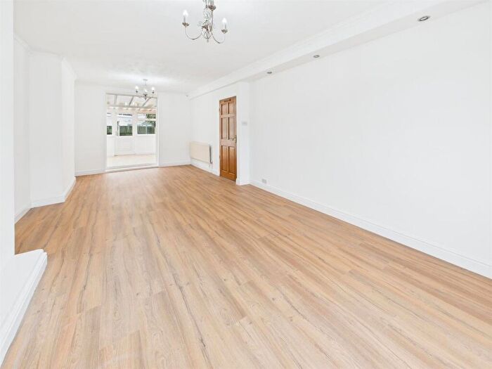 3 Bedroom End Of Terrace House To Rent In Nethermill Road, Coventry, CV6